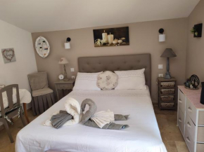 chez Brigitte Chambre d hôte avec cour privative,piscine,